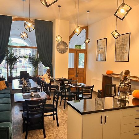The Old Townhouse II Aparthotel Krosno Bagian luar foto